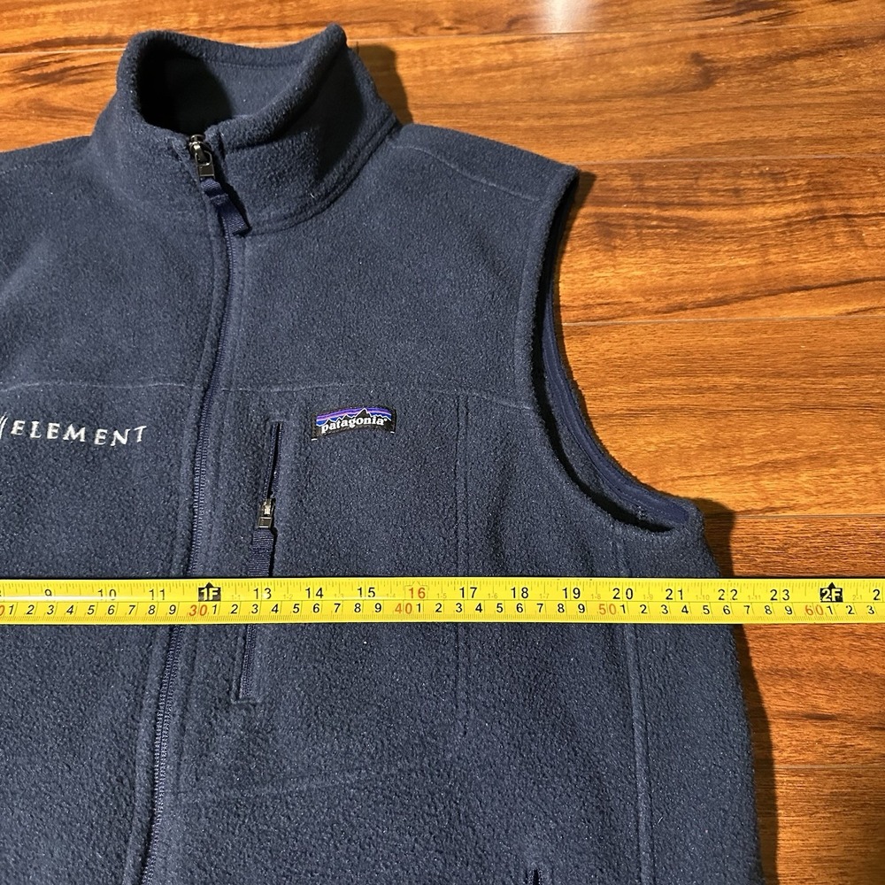 Men's Patagonia Classic Synchilla Fleece Vest Navy Blue Sz M Embroidered Element - Picture 4 of 5